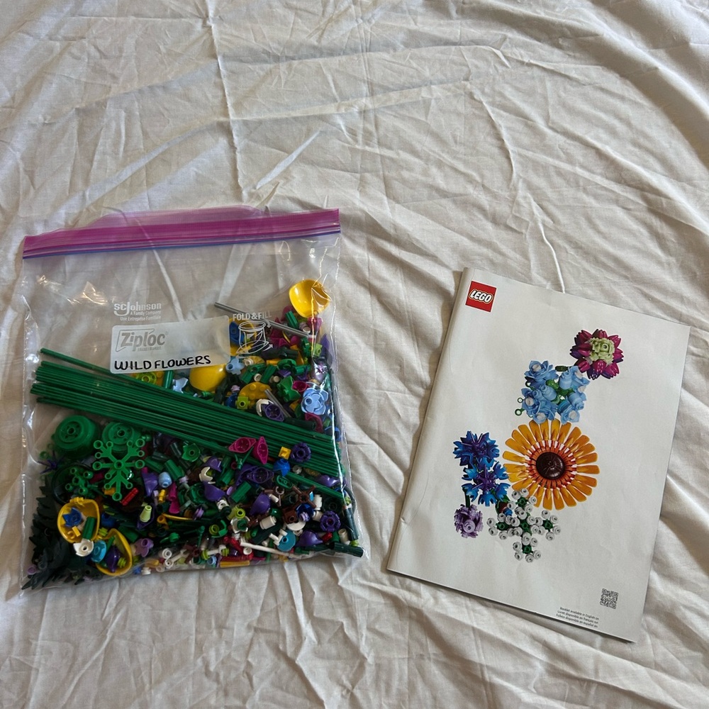LEGO Wild Flowers Set with Vibrant Colors